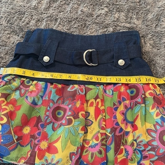 Look Fashion ⭐️jeans skirt with flower 🌸 material - Picture 6 of 8